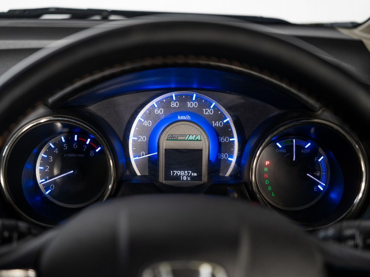 Honda Fit Shuttle 2012 - фото автомобиля
