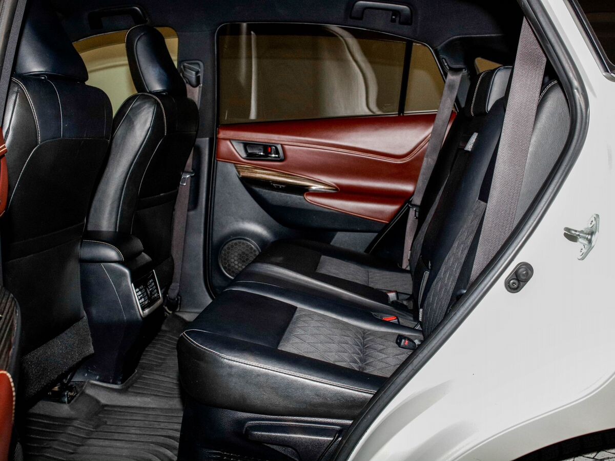 Toyota Harrier 2015 - фото автомобиля