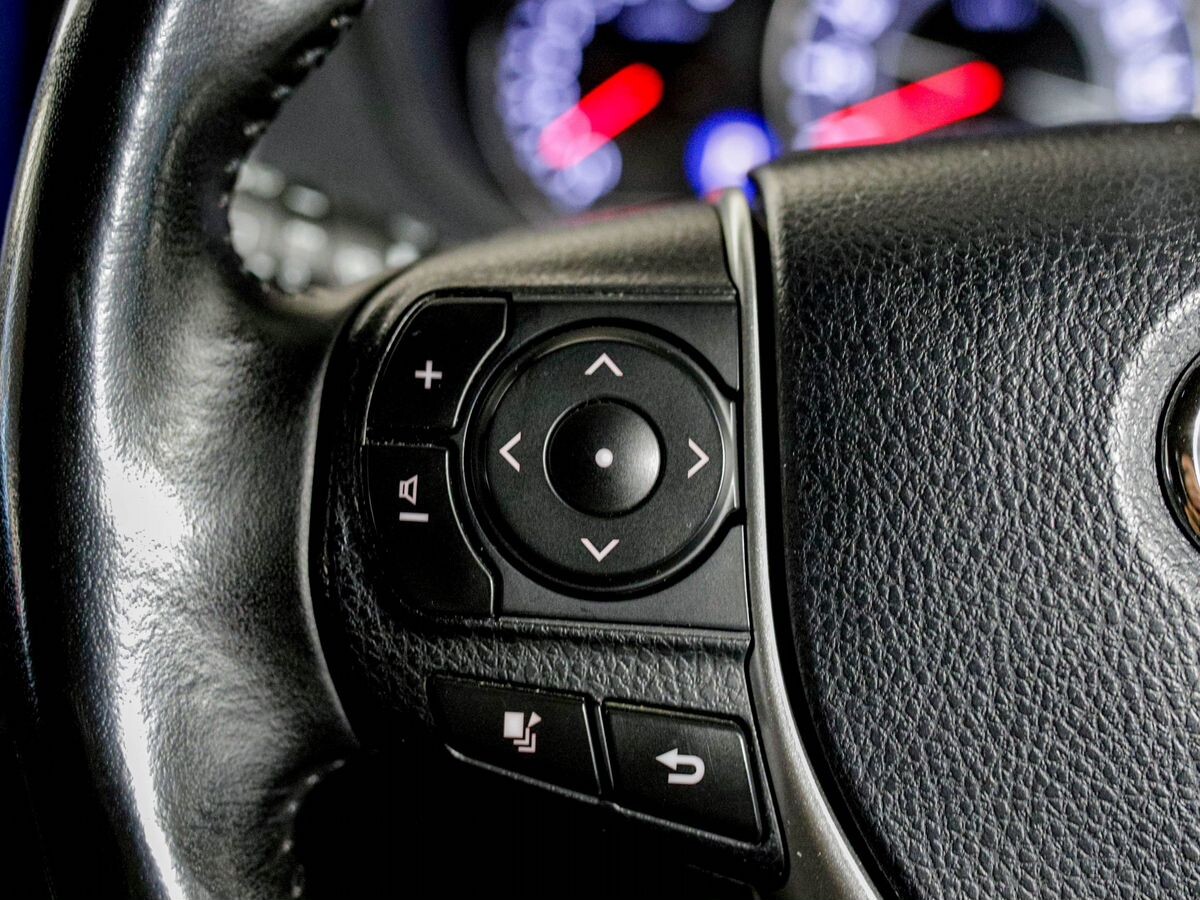Toyota Noah 2020 - фото автомобиля