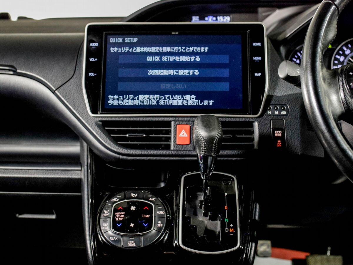 Toyota Noah 2020 - фото автомобиля