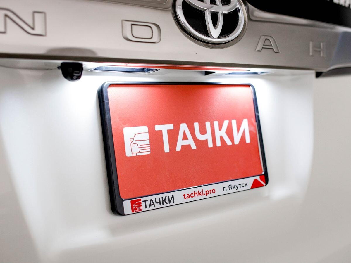Toyota Noah 2020 - фото автомобиля