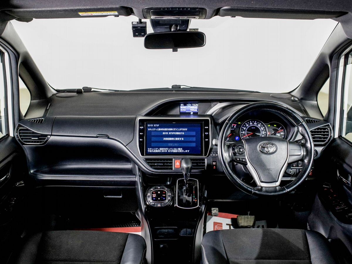 Toyota Noah 2020 - фото автомобиля