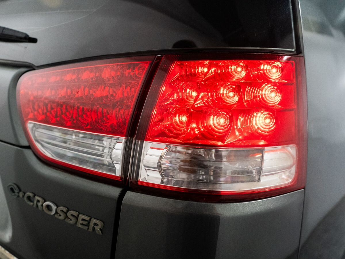 Citroen C-Crosser 2011 - фото автомобиля