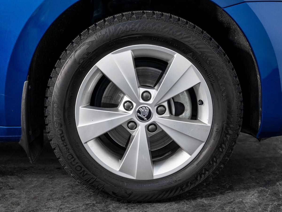 Skoda Octavia 2021 - фото автомобиля