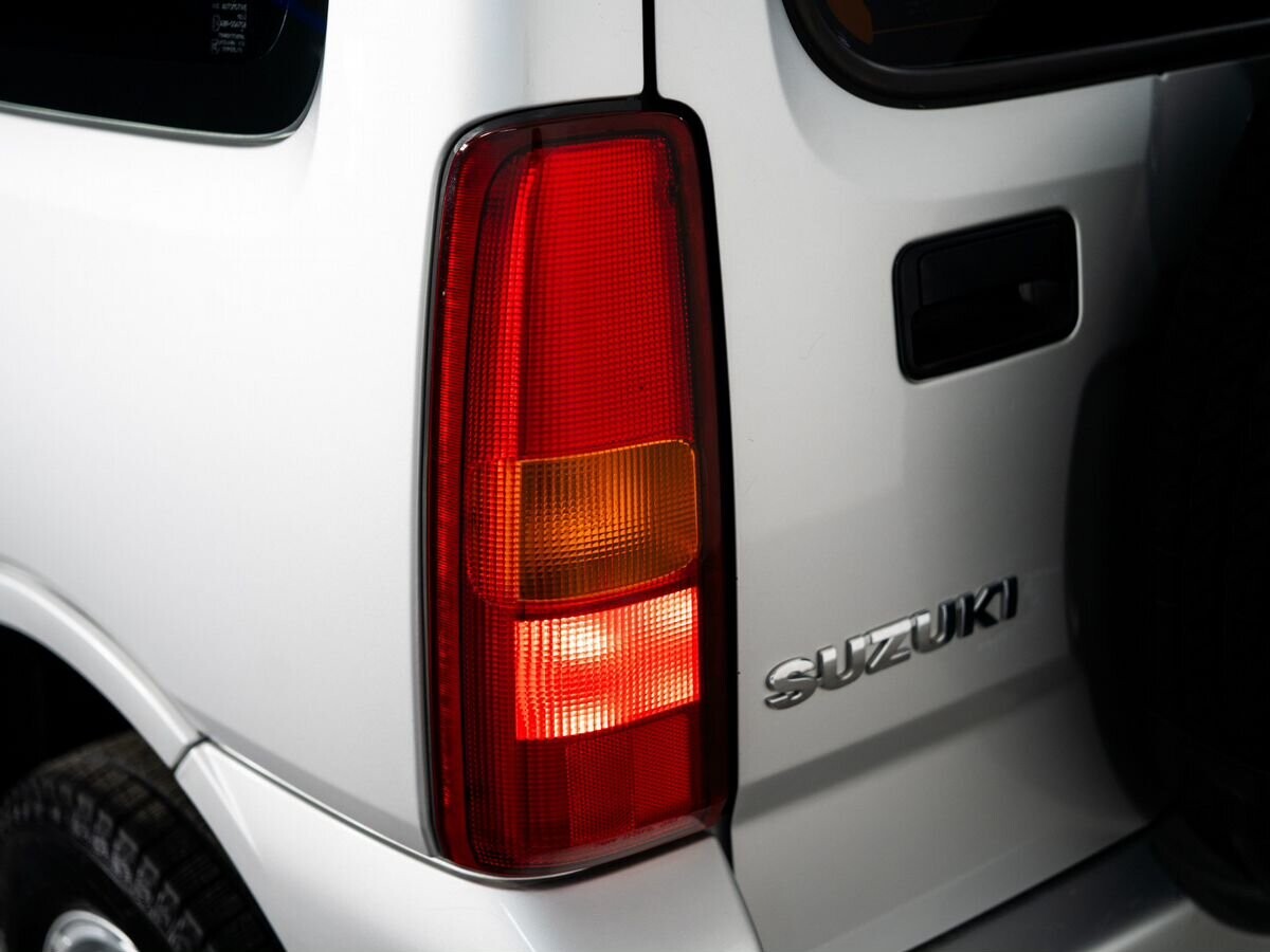 Suzuki Jimny 2015 - фото автомобиля
