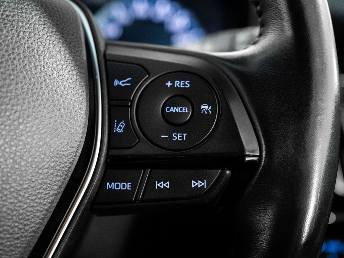 Toyota Crown 2019 - фото автомобиля
