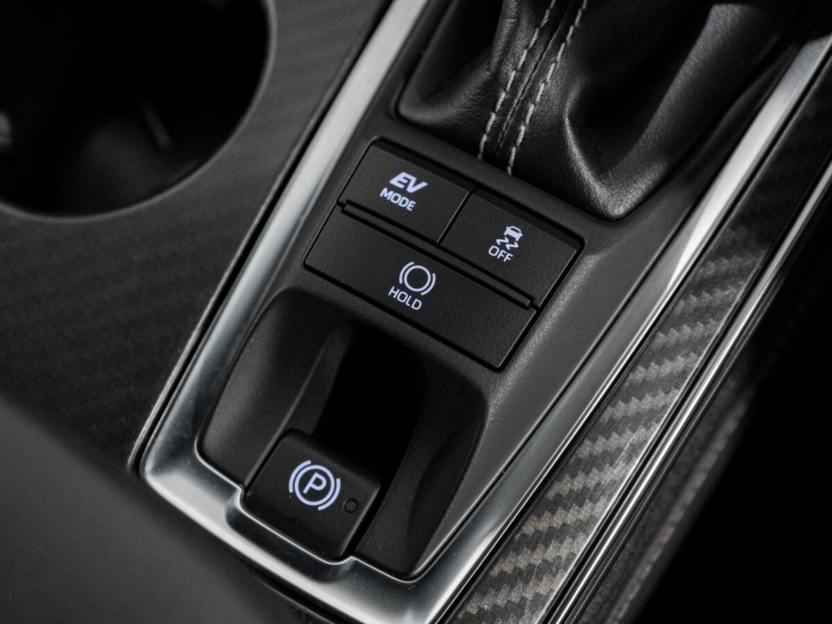 Toyota Crown 2019 - фото автомобиля