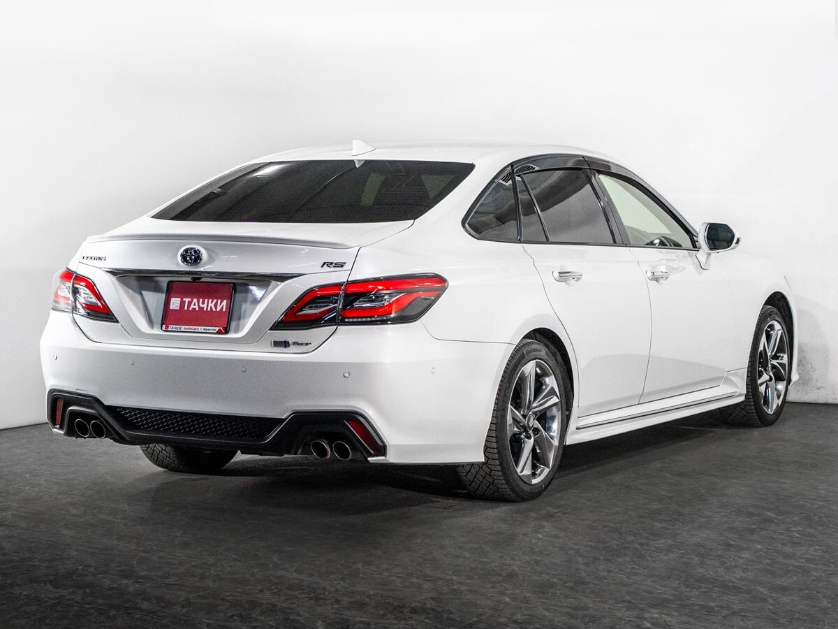Toyota Crown 2019 - фото автомобиля