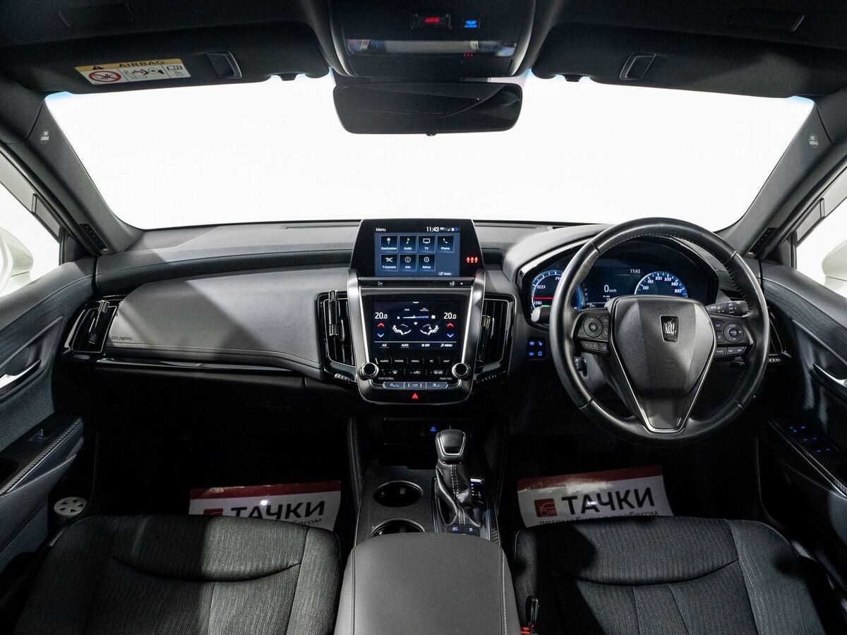 Toyota Crown 2019 - фото автомобиля