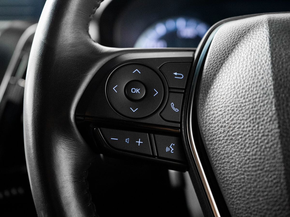 Toyota Crown 2019 - фото автомобиля