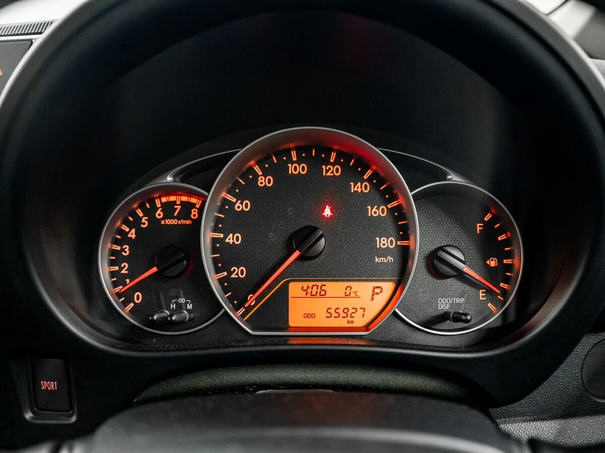 Toyota Ractis 2011 - фото автомобиля