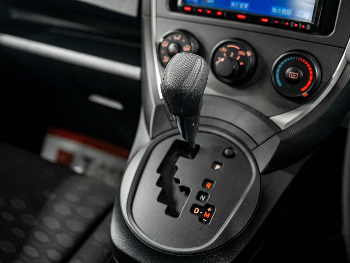 Toyota Ractis 2011 - фото автомобиля