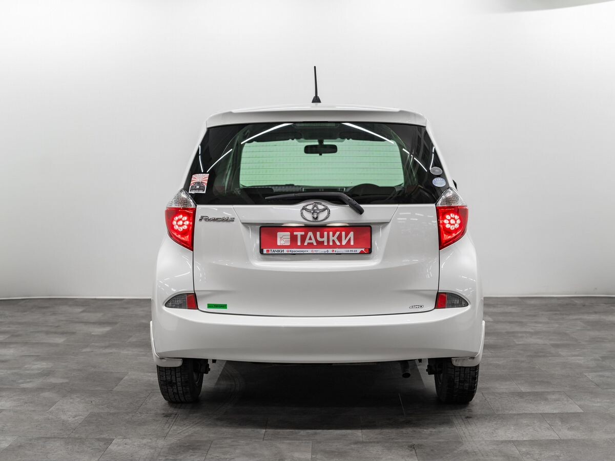 Toyota Ractis 2011 - фото автомобиля