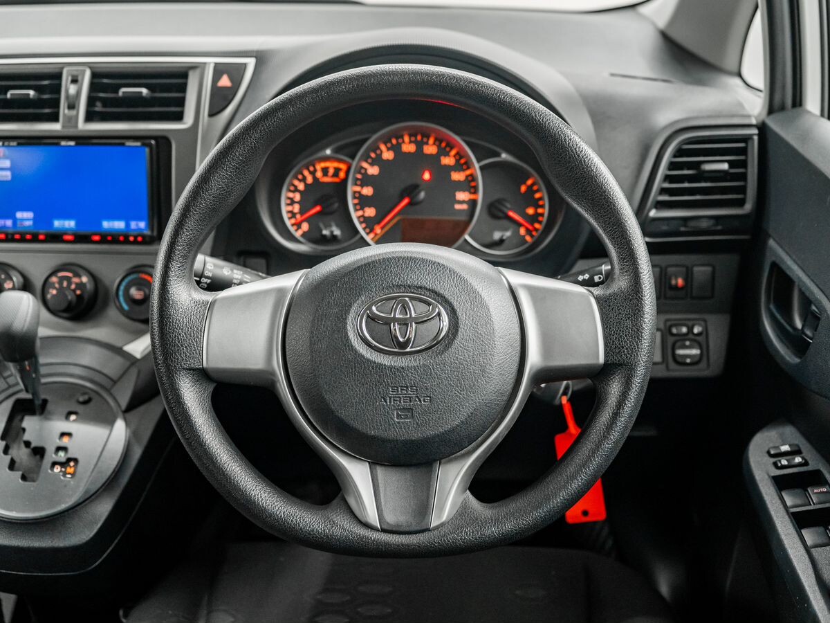 Toyota Ractis 2011 - фото автомобиля