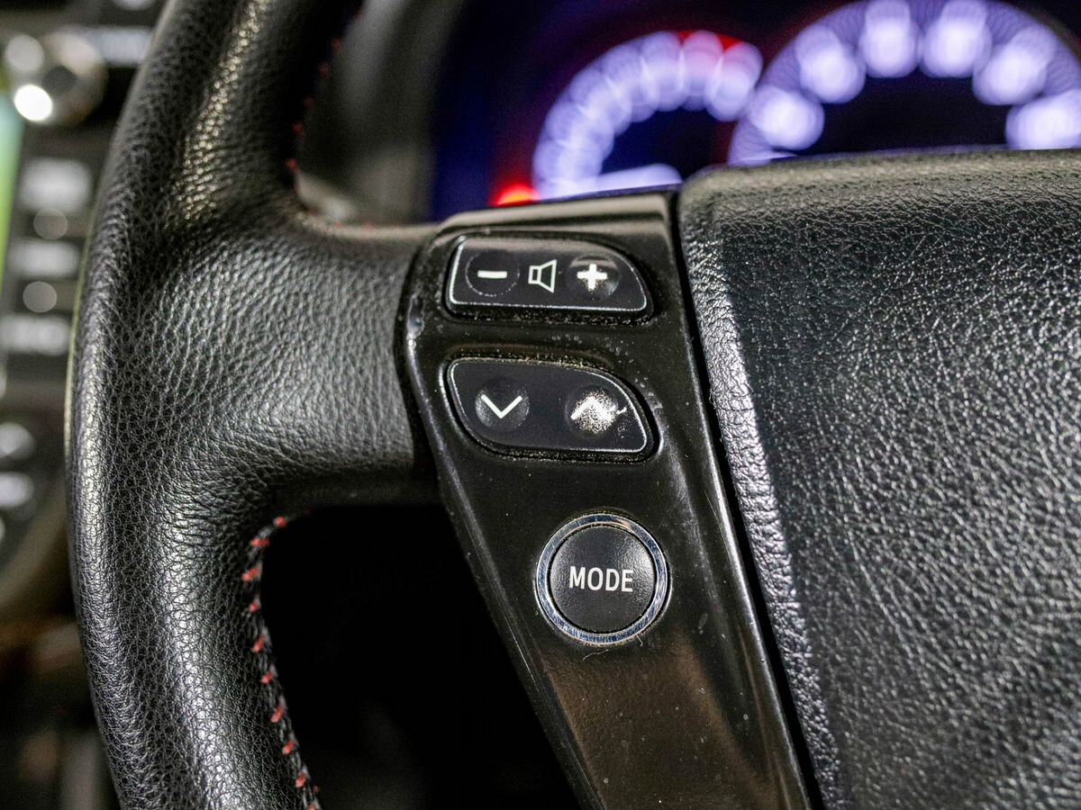 Toyota Crown 2010 - фото автомобиля