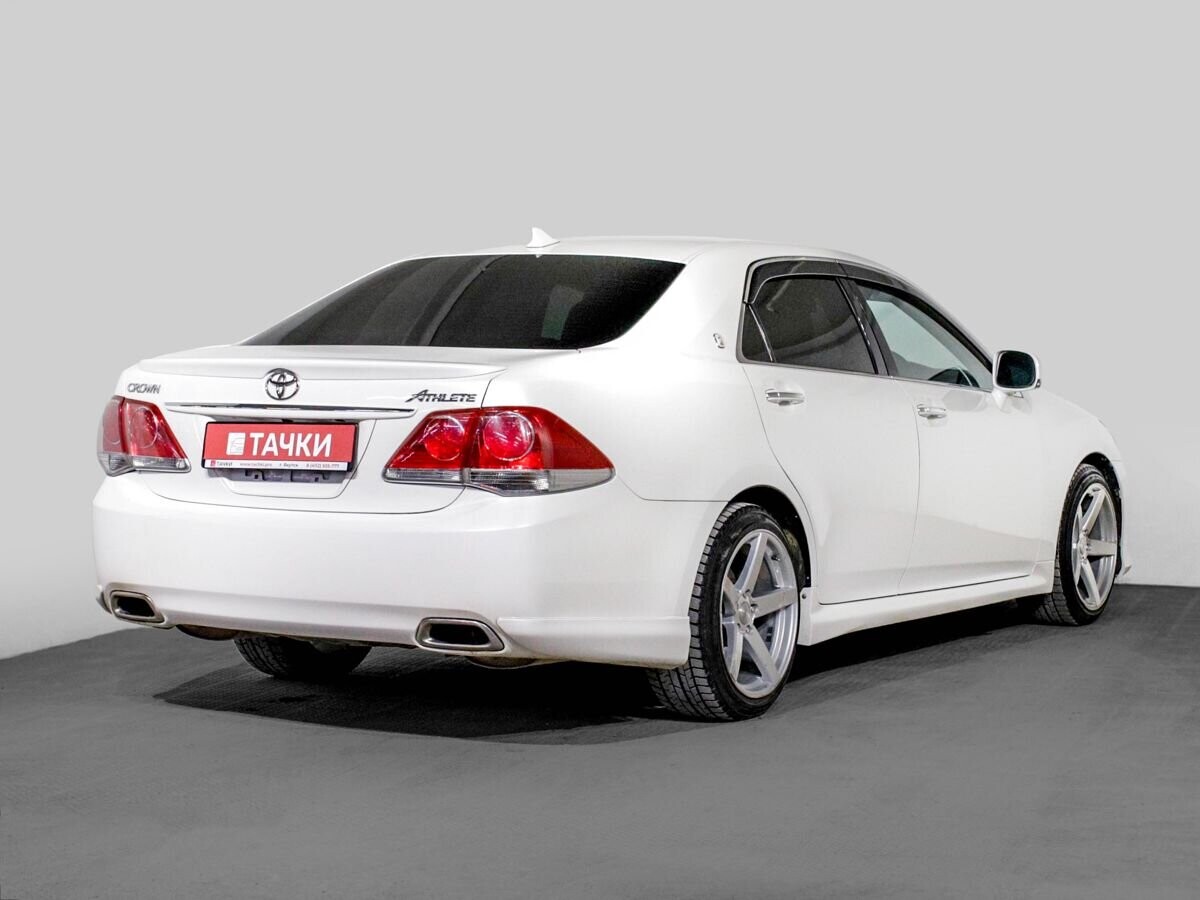 Toyota Crown 2010 - фото автомобиля