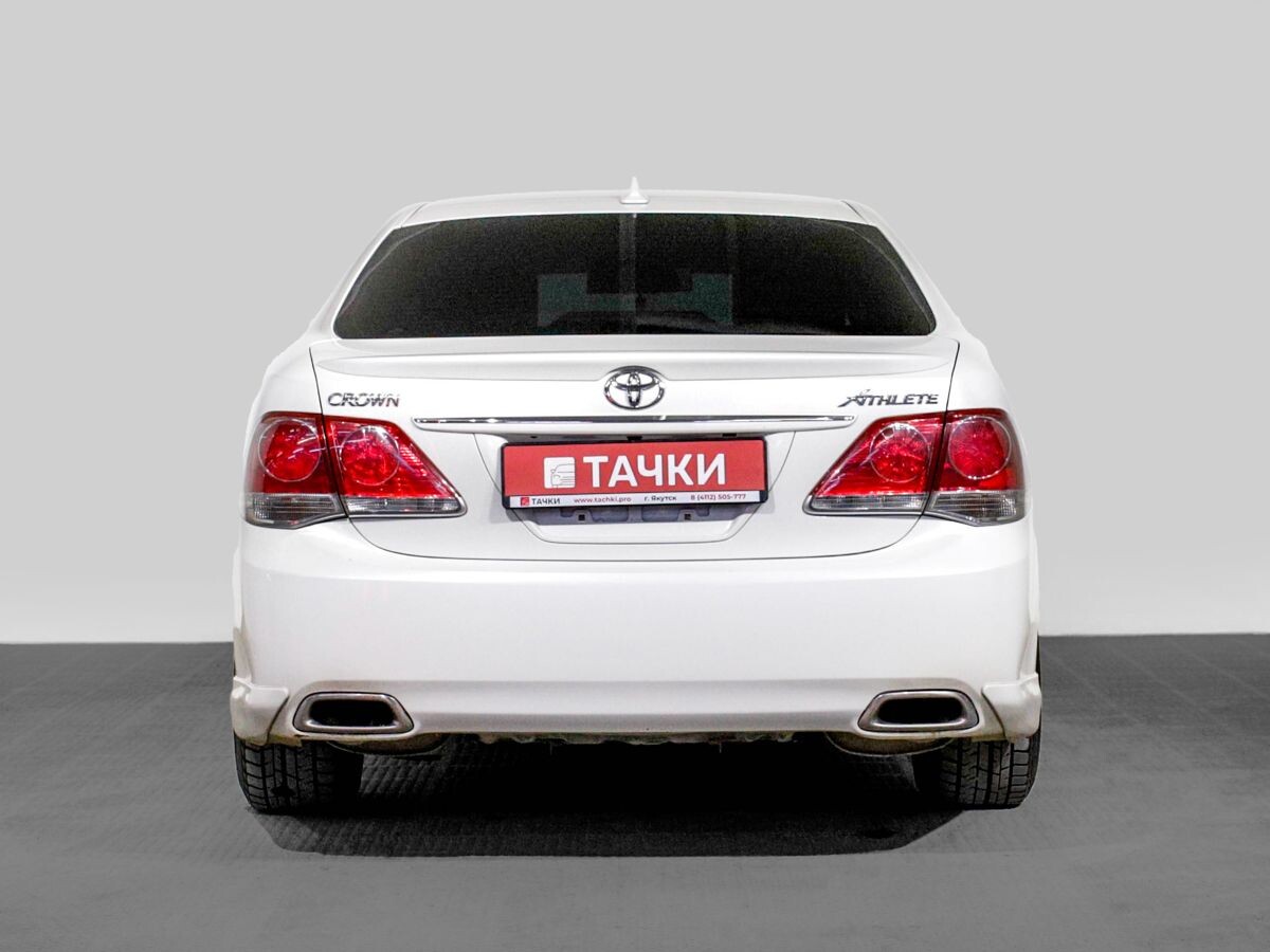 Toyota Crown 2010 - фото автомобиля