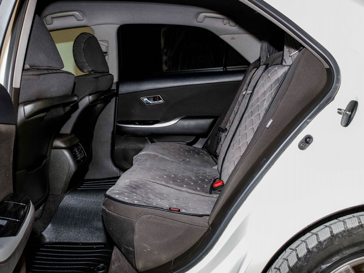 Toyota Crown 2010 - фото автомобиля