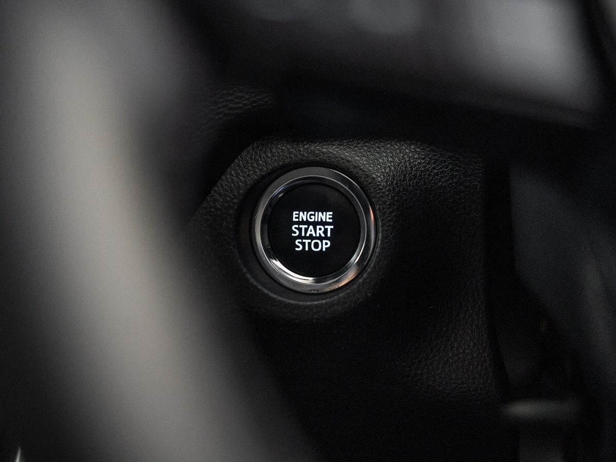 Toyota RAV4 2020 - фото автомобиля