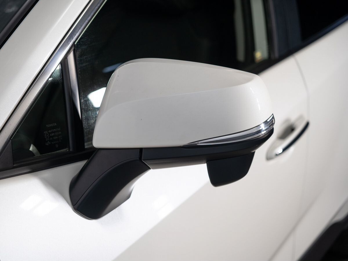 Toyota RAV4 2020 - фото автомобиля
