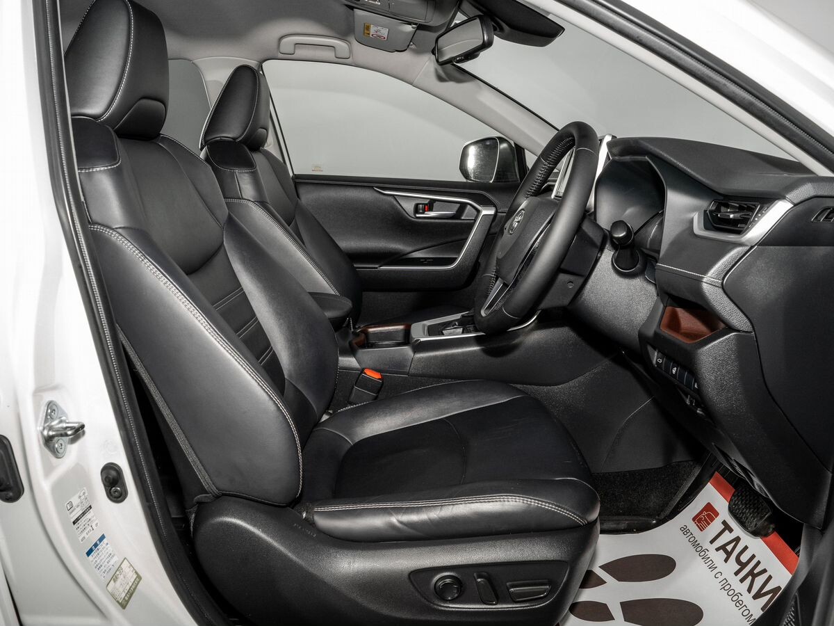 Toyota RAV4 2020 - фото автомобиля