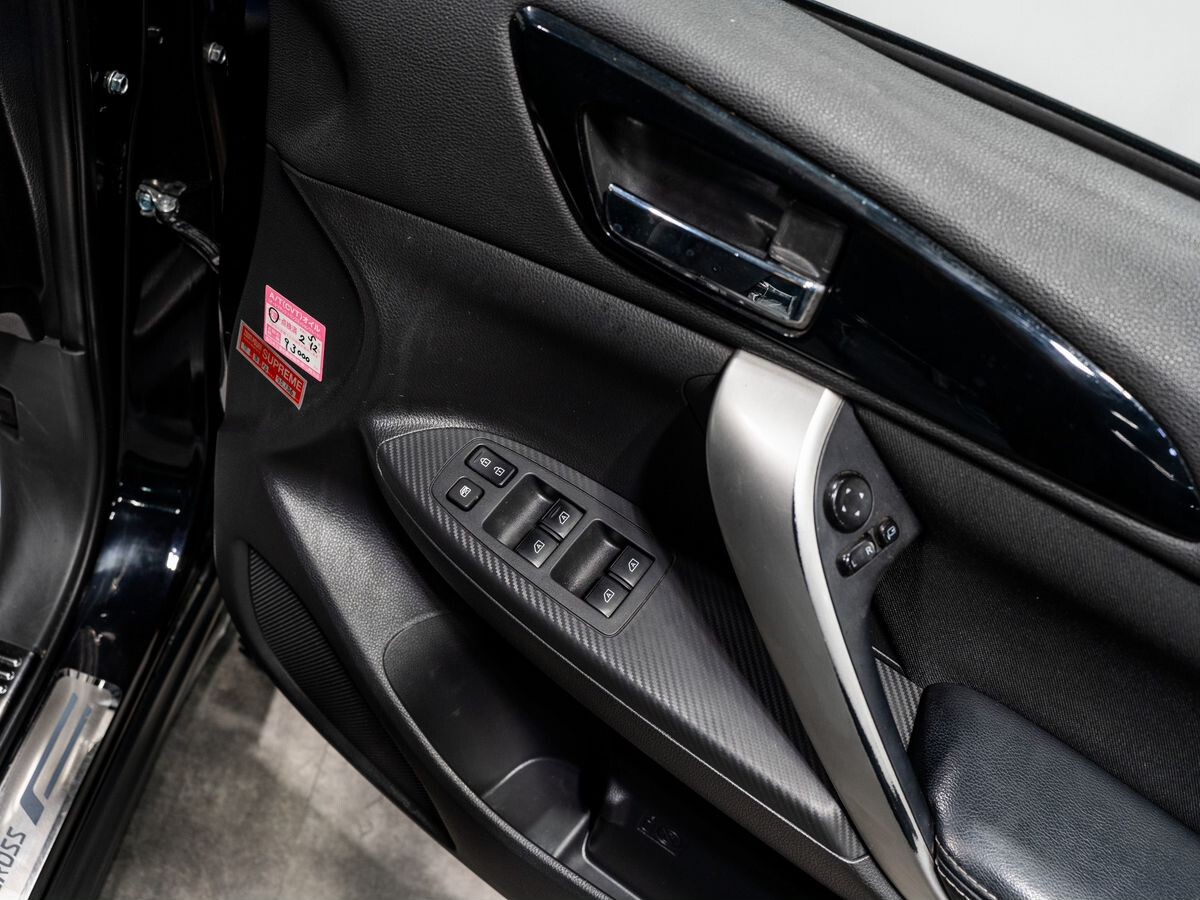 Mitsubishi Eclipse Cross 2018 - фото автомобиля
