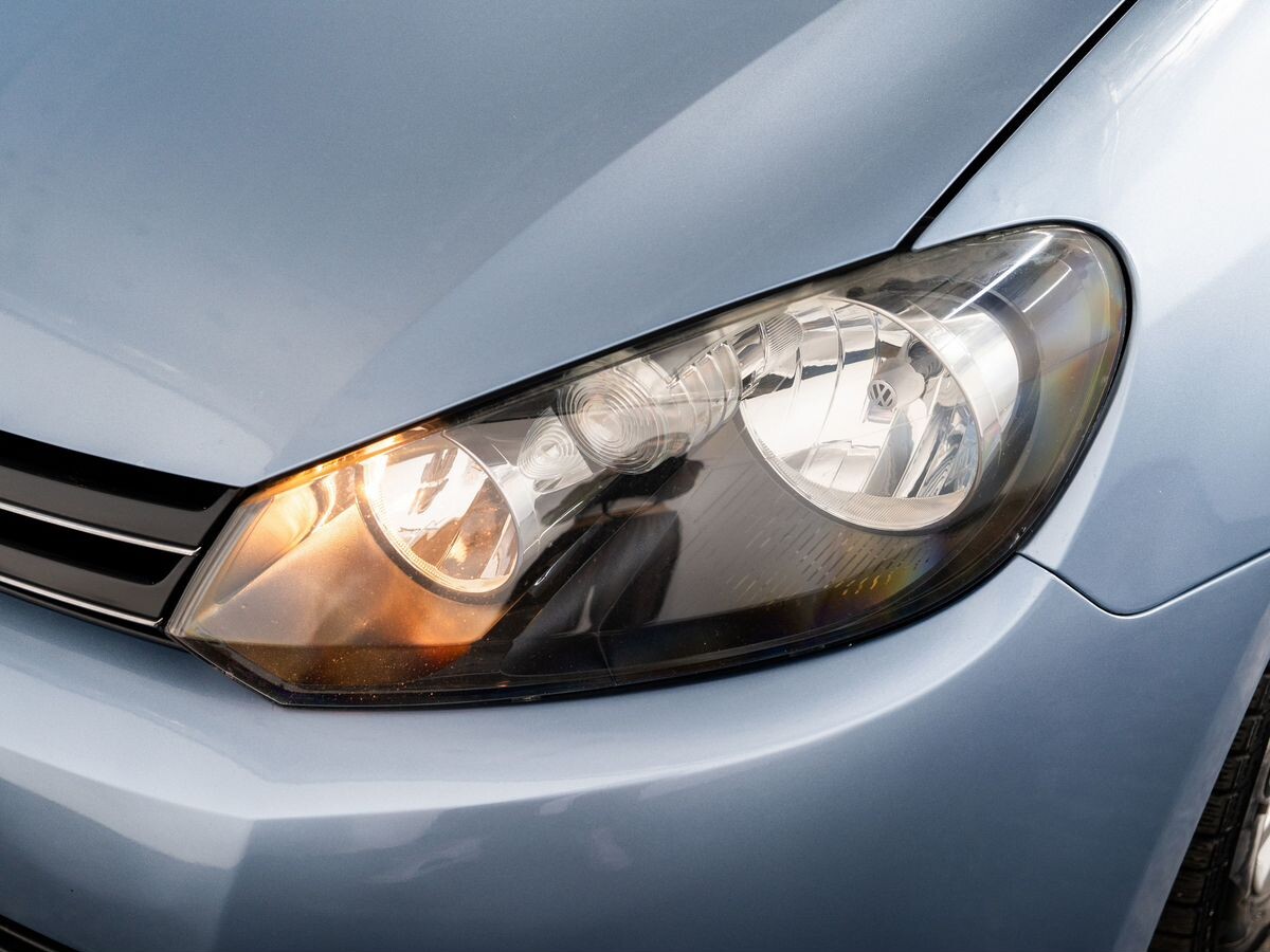 Volkswagen Golf 2010 - фото автомобиля