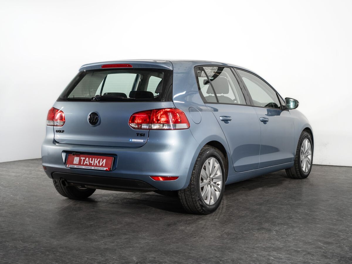 Volkswagen Golf 2010 - фото автомобиля