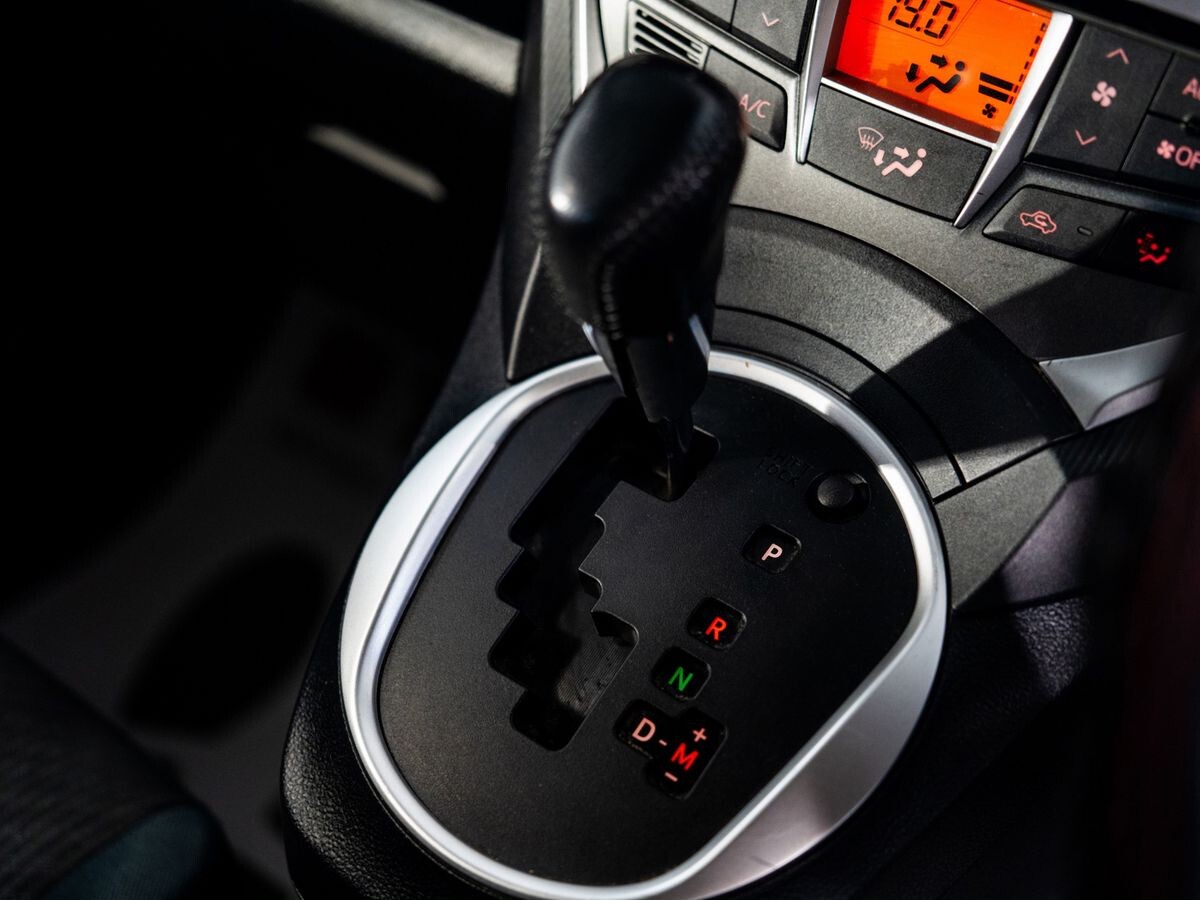 Toyota Ractis 2014 - фото автомобиля