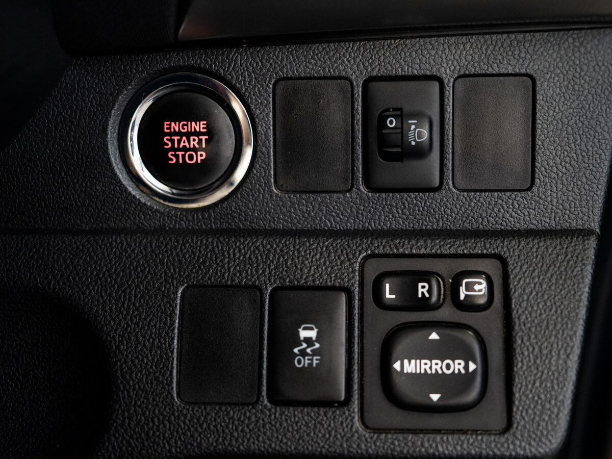 Toyota Ractis 2014 - фото автомобиля