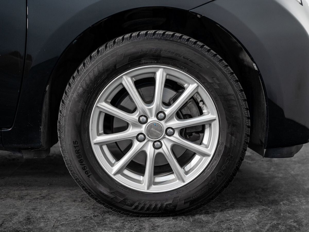 Toyota Ractis 2014 - фото автомобиля