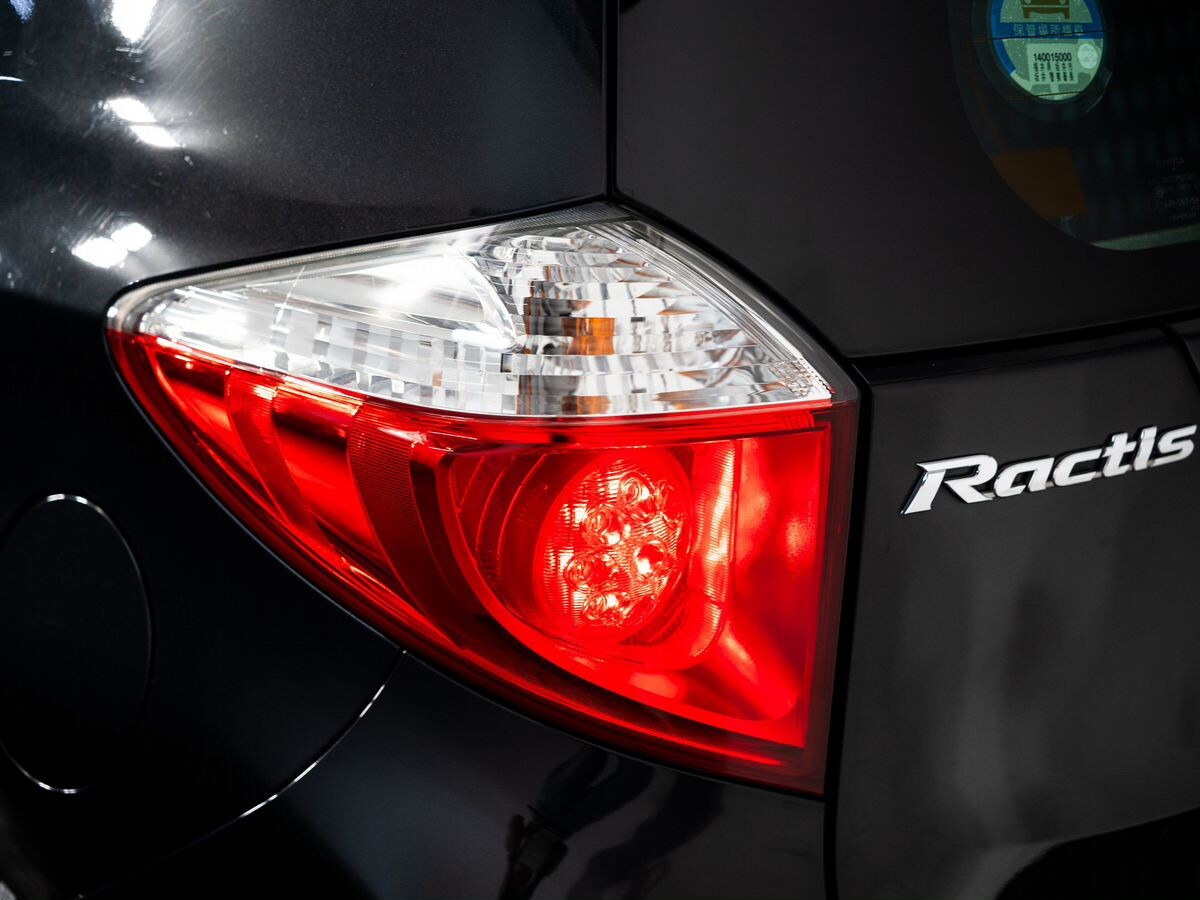 Toyota Ractis 2014 - фото автомобиля