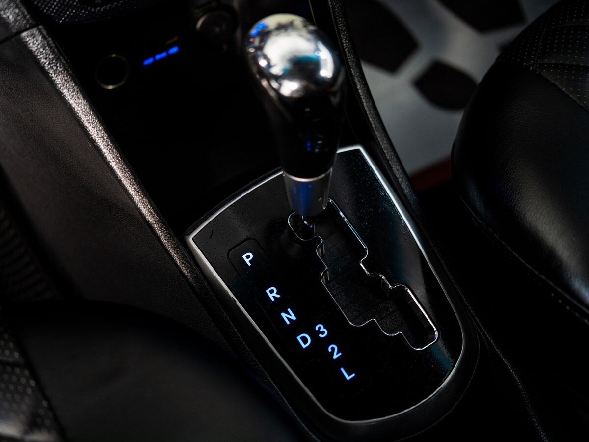 Hyundai Solaris 2012 - фото автомобиля