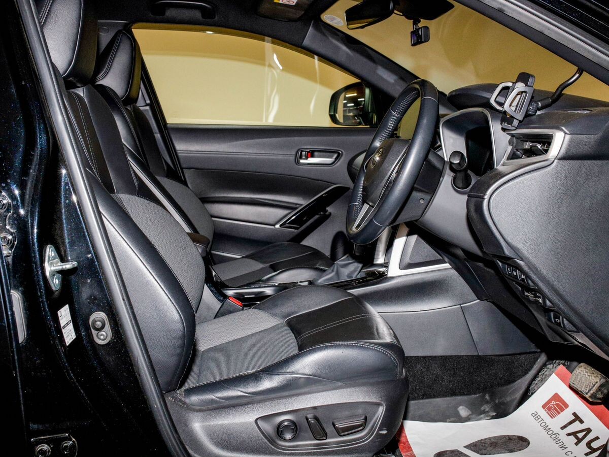 Toyota Corolla Cross 2022 - фото автомобиля
