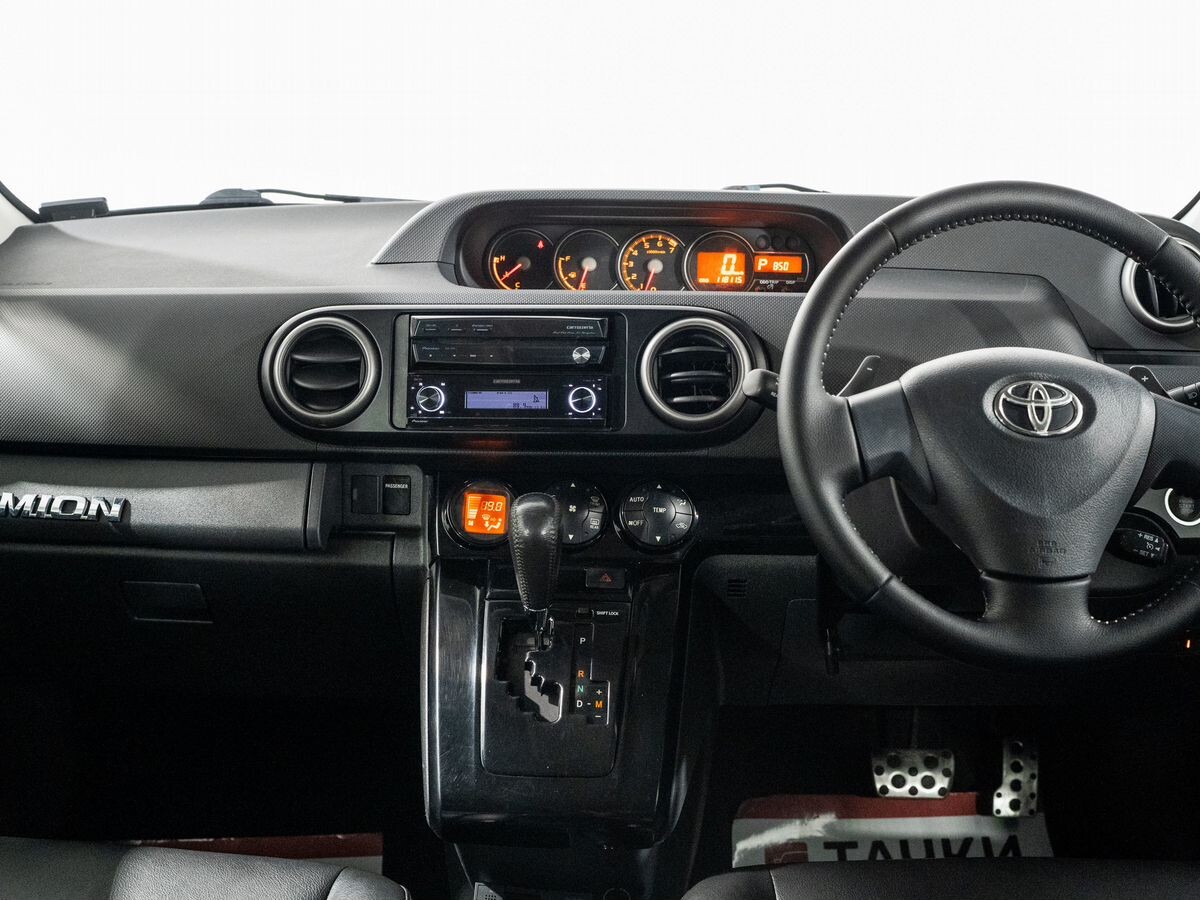 Toyota Corolla Rumion 2012 - фото автомобиля