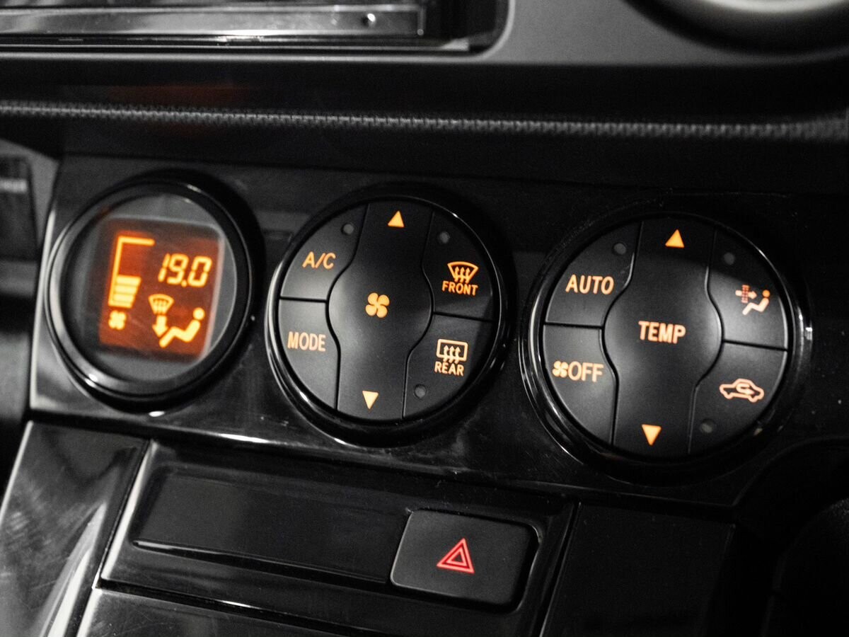 Toyota Corolla Rumion 2012 - фото автомобиля