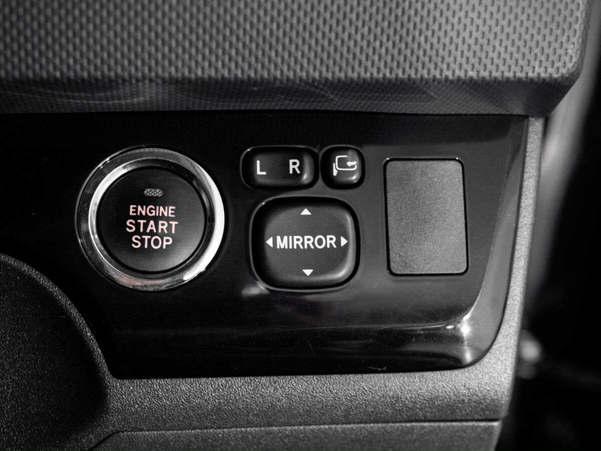 Toyota Corolla Rumion 2012 - фото автомобиля