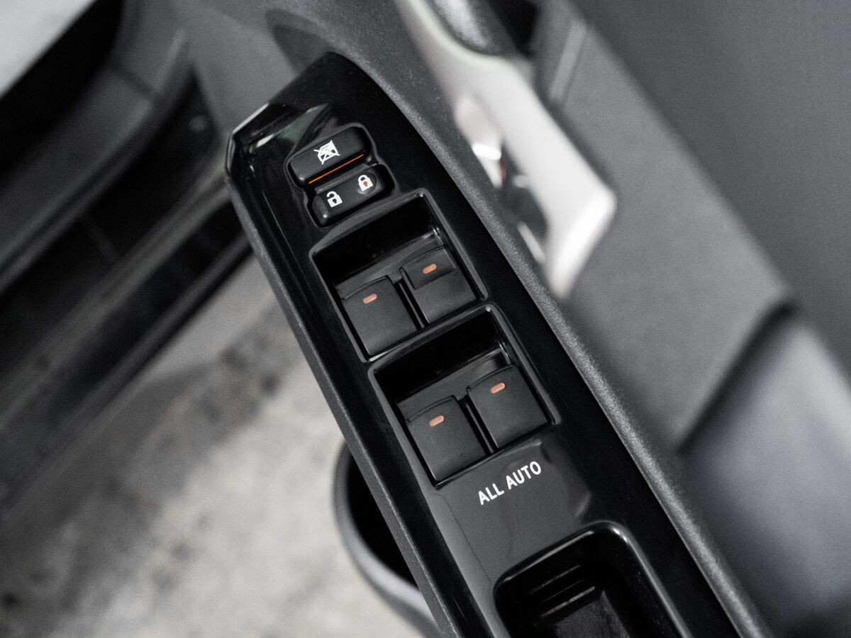 Toyota Corolla Rumion 2012 - фото автомобиля