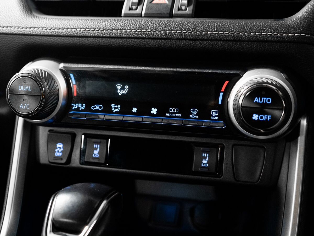 Toyota RAV4 2020 - фото автомобиля