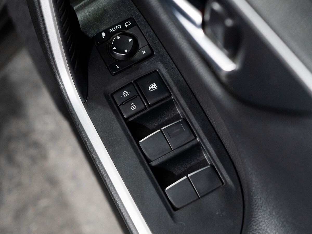 Toyota RAV4 2020 - фото автомобиля