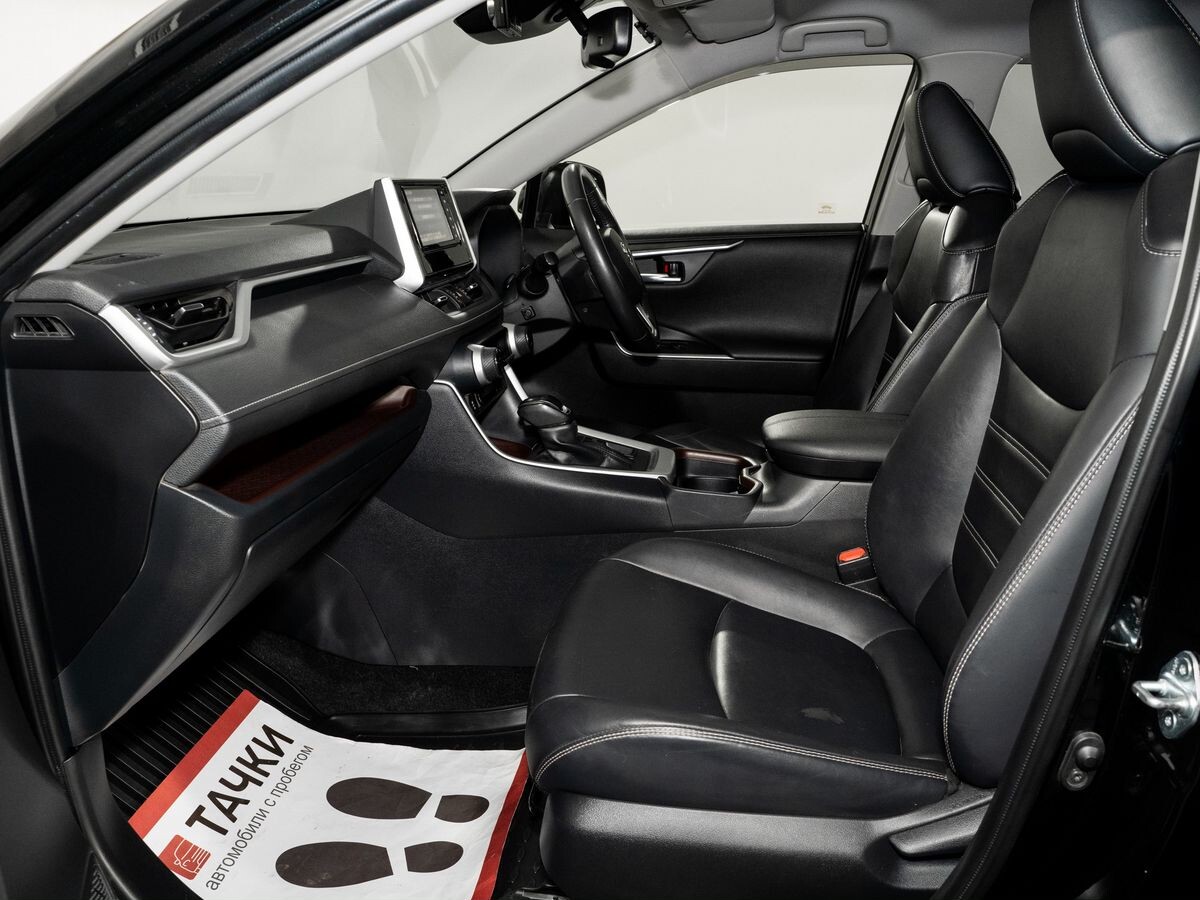 Toyota RAV4 2020 - фото автомобиля