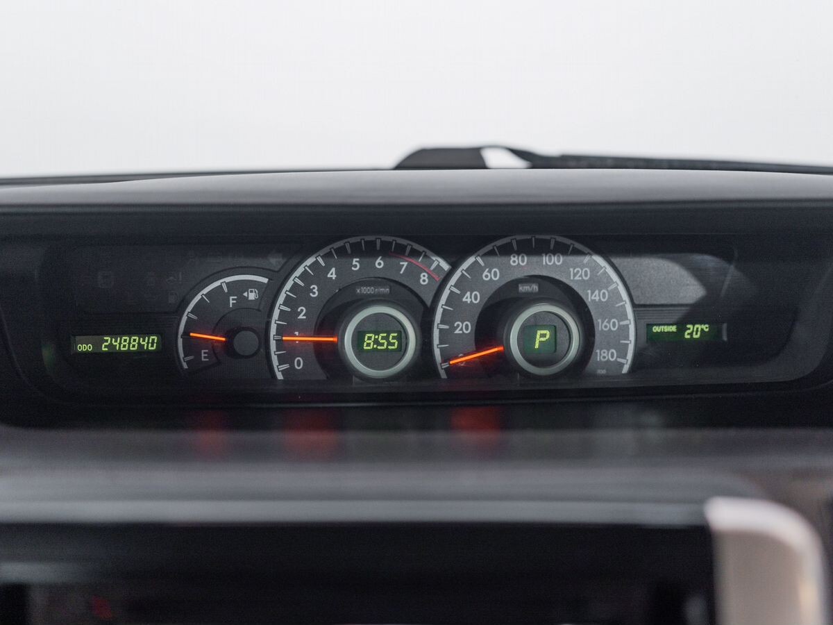 Toyota Noah 2010 - фото автомобиля