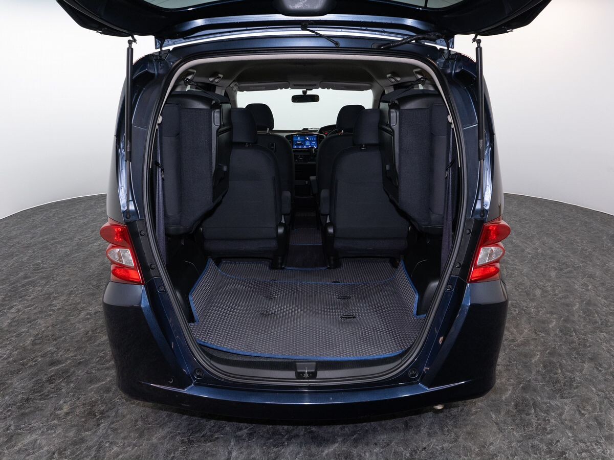 Honda Freed 2009 - фото автомобиля