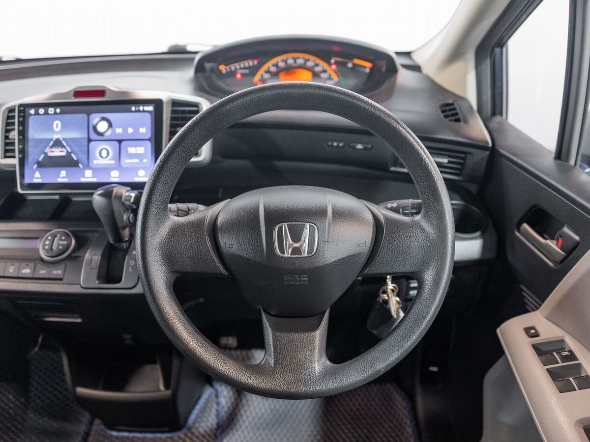 Honda Freed 2009 - фото автомобиля