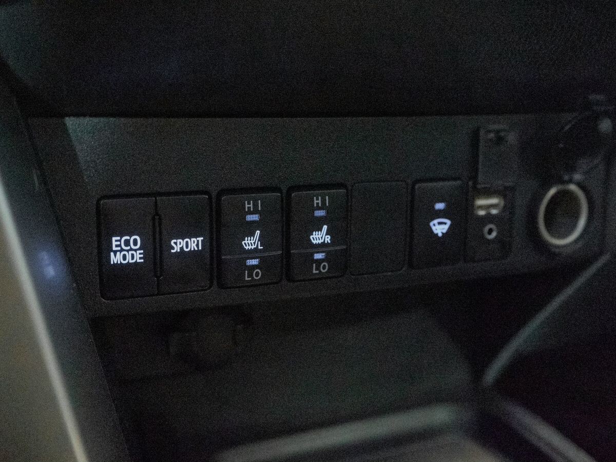 Toyota RAV4 2015 - фото автомобиля