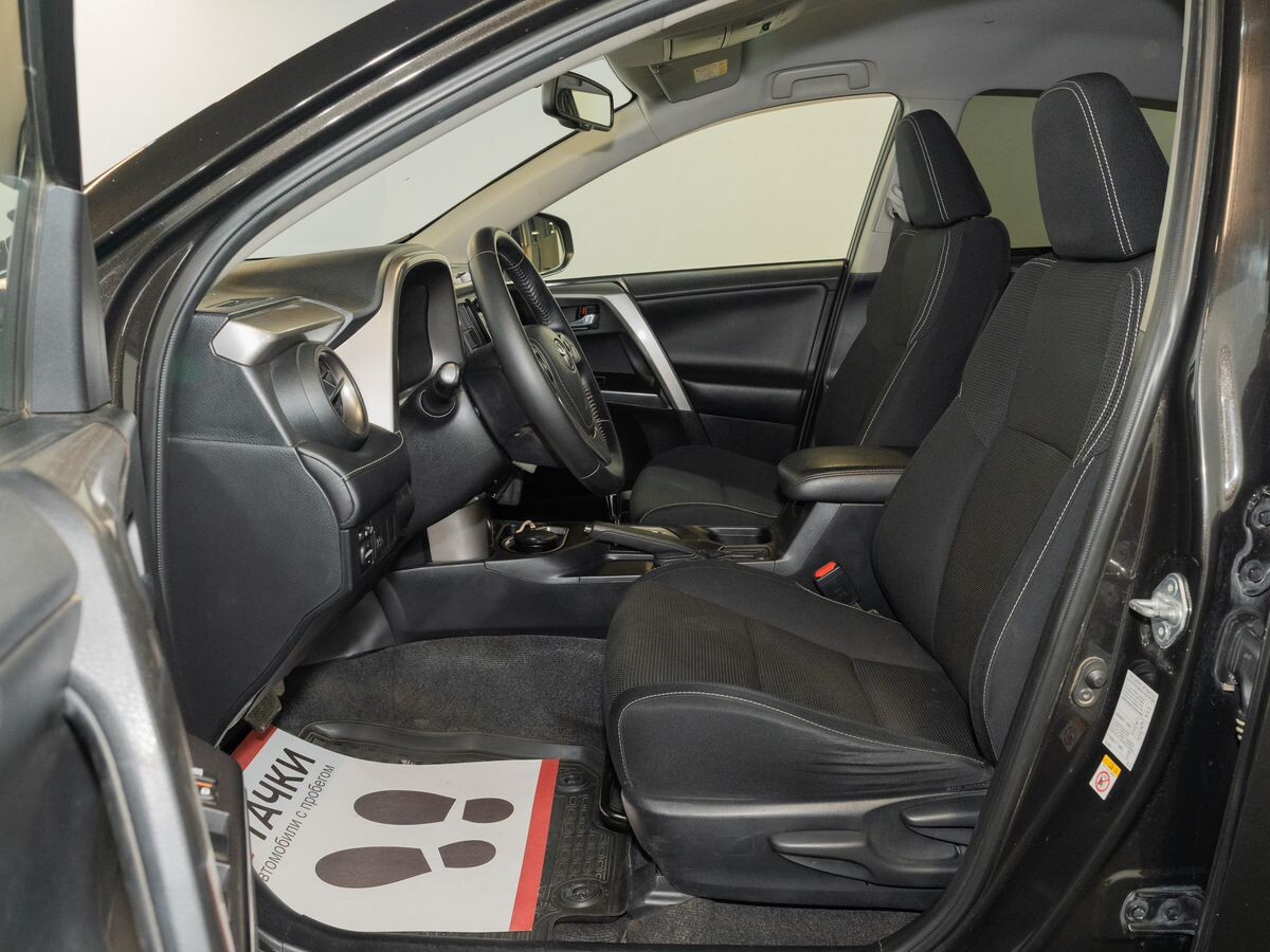 Toyota RAV4 2015 - фото автомобиля