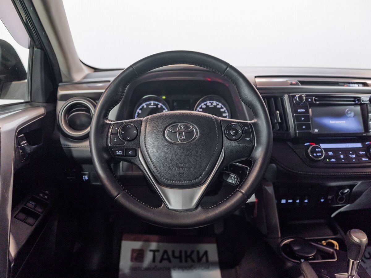 Toyota RAV4 2015 - фото автомобиля