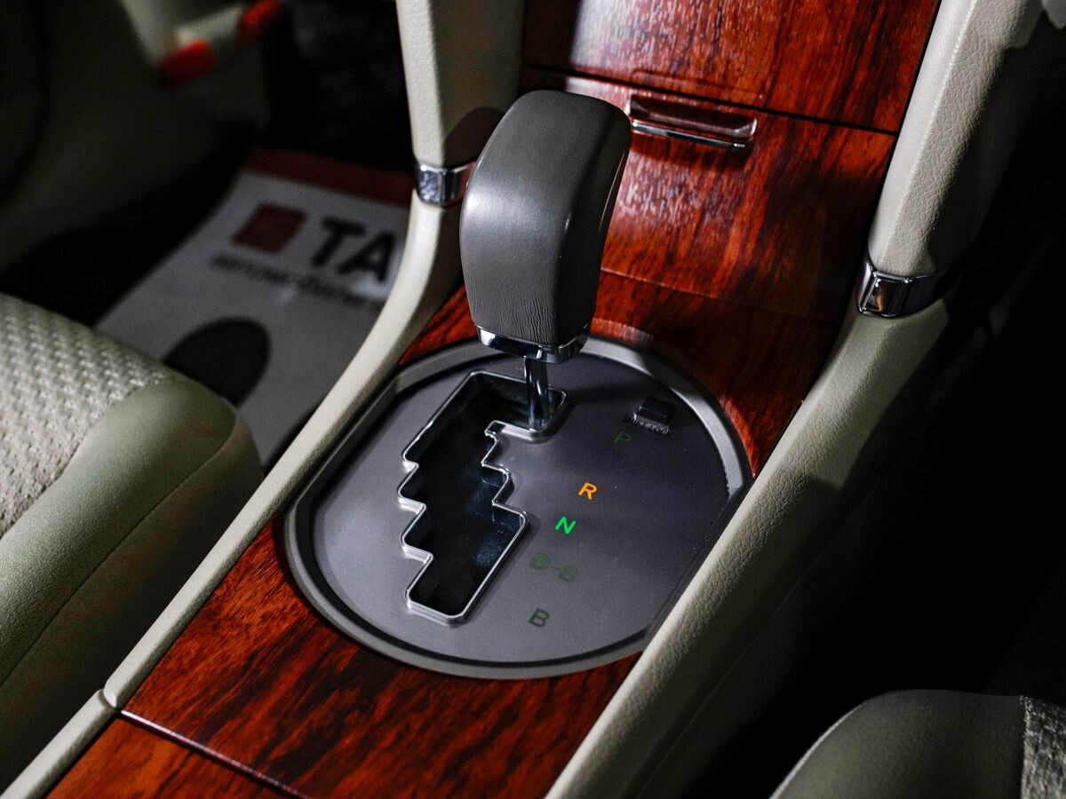 Toyota Premio 2010 - фото автомобиля