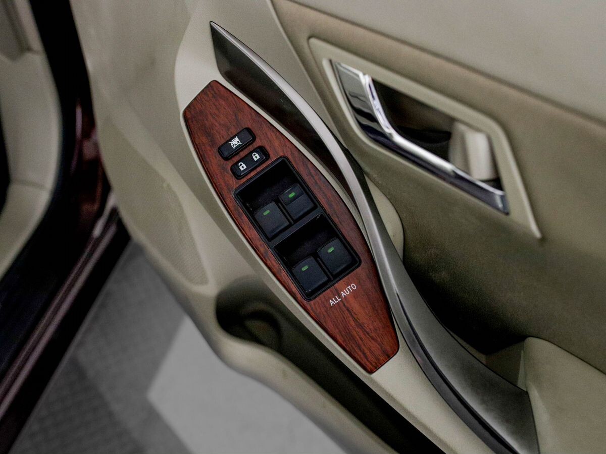 Toyota Premio 2010 - фото автомобиля