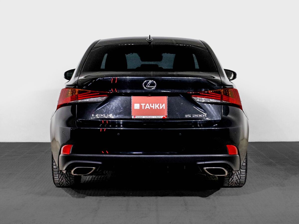 Lexus IS200t 2017 - фото автомобиля